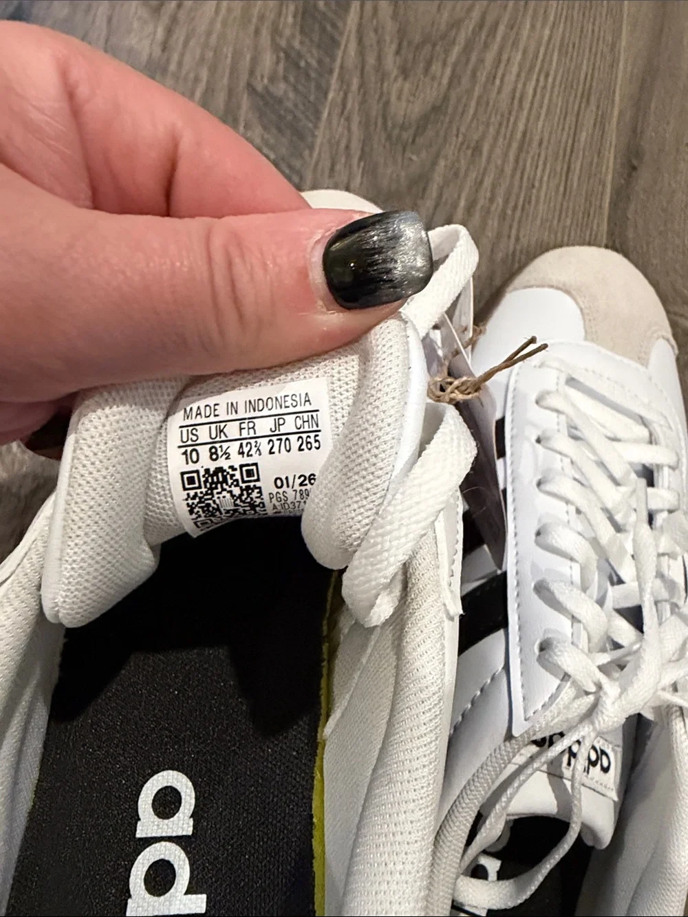 adidas classic sneakers